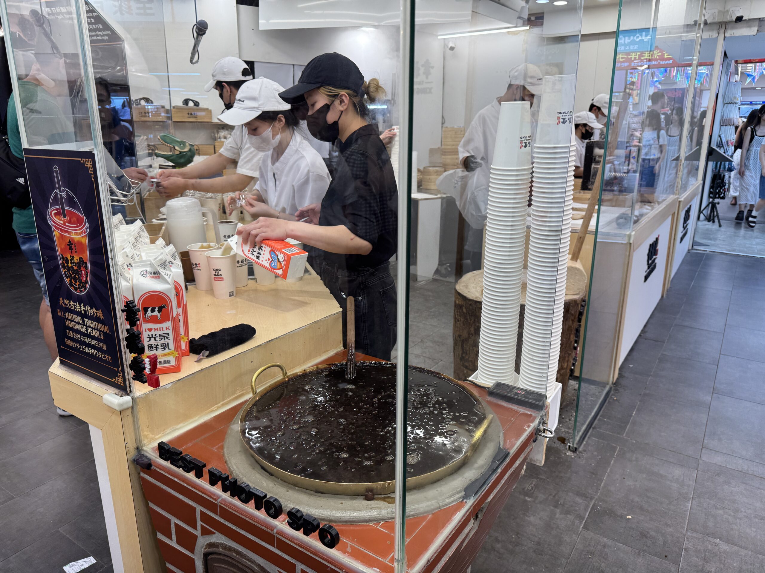 西門にある幸福堂