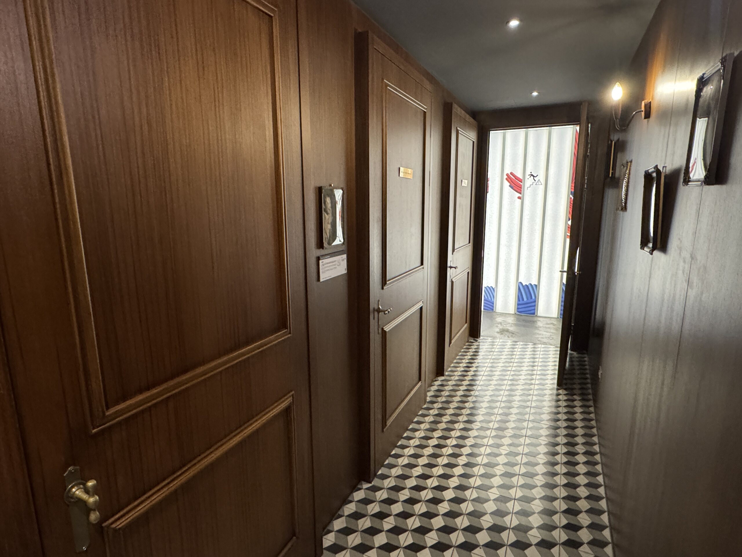 but. we love butterの店内